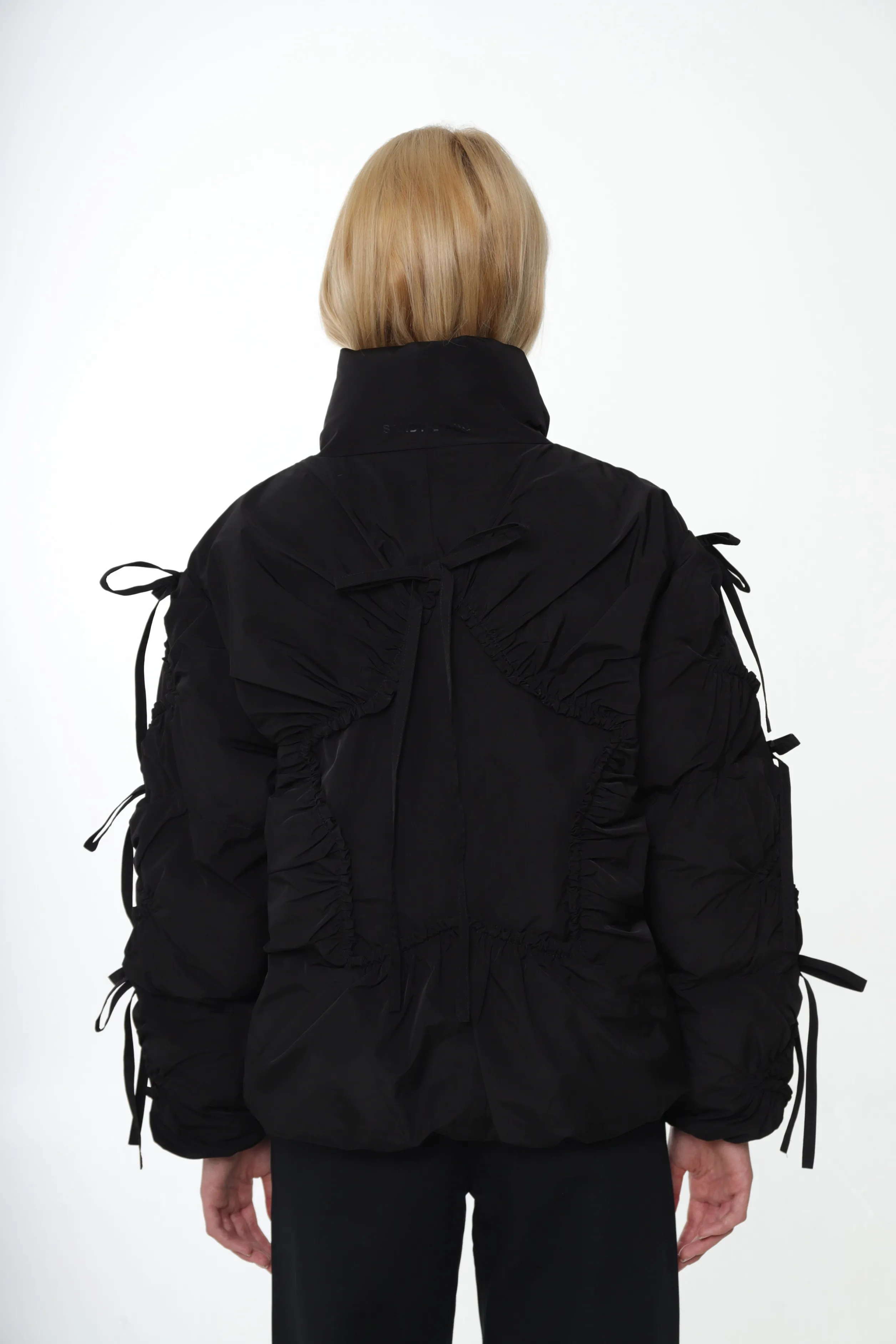 etoile_puffer_in_black_3-1.webp ETOILE PUFFER IN BLACK>SANDY LIANG Flash Sale