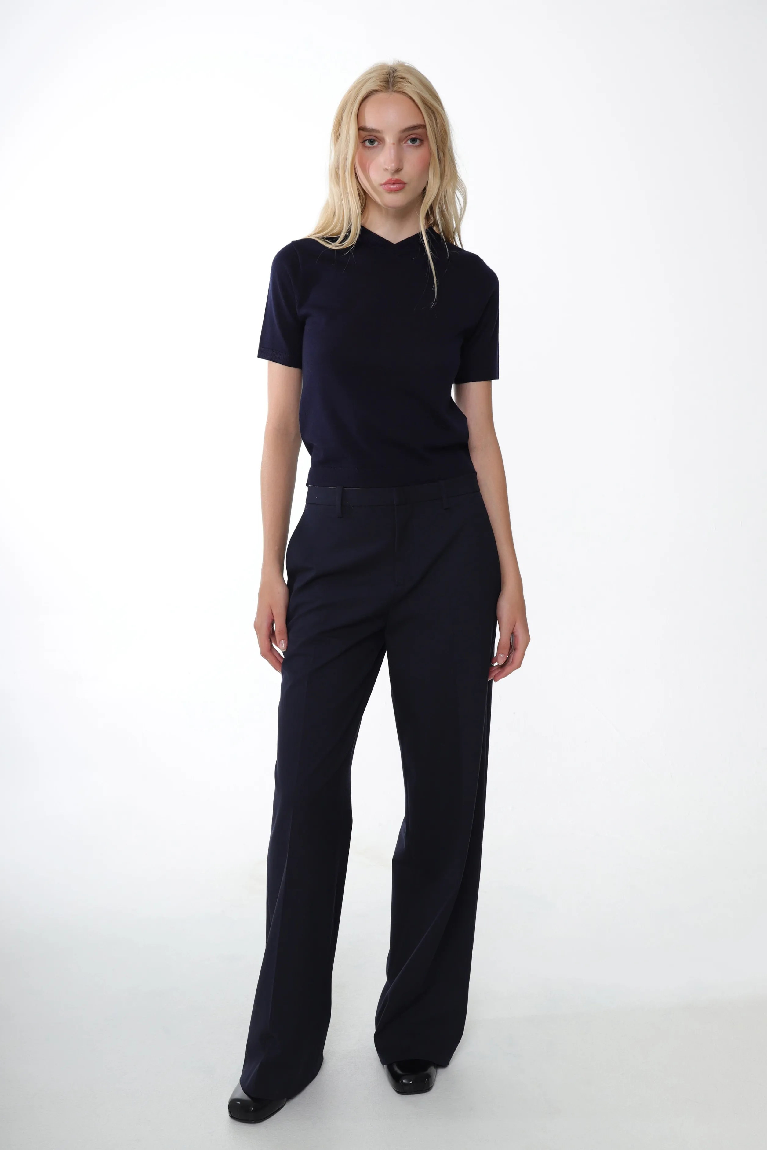 glass_pant_in_navy_3-1.webp GLASS PANT IN NAVY>SANDY LIANG New